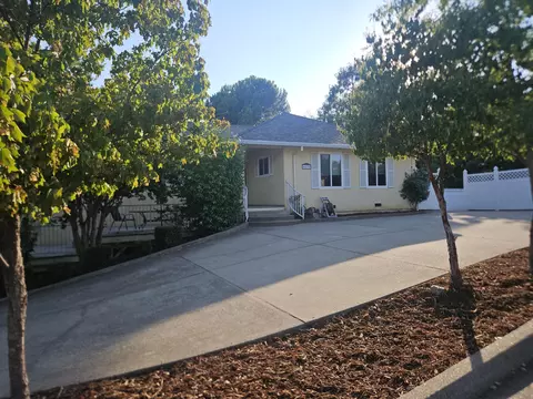 6572 Jonella Way, Redding, CA 96003 photo 2