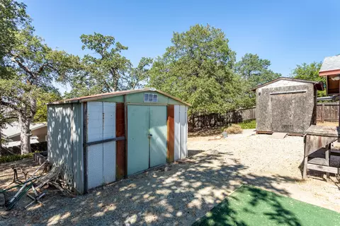 Exterior - 962 Redwood Blvd, Redding, CA 96003 photo 6 of 9
