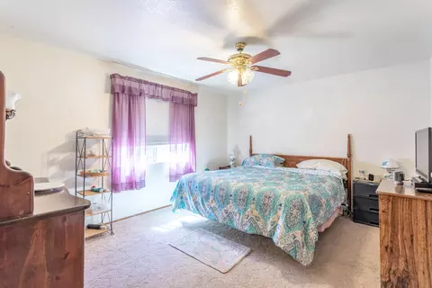 Bedroom - 962 Redwood Blvd, Redding, CA 96003 photo 2 of 2