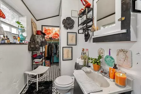 Bath - 632 9th St, Arcata, CA 95521 photo 2 of 3