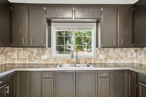 Kitchen - 6594 Clear View Dr, Anderson, CA 96007 photo 2 of 3