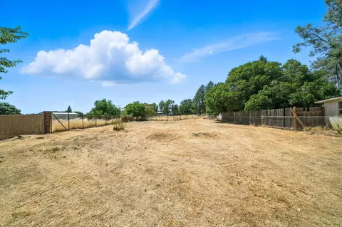 Exterior - 6594 Clear View Dr, Anderson, CA 96007 photo 12 of 14