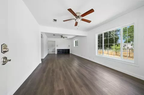 Living - 6594 Clear View Dr, Anderson, CA 96007 photo 1 of 5