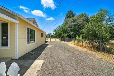 Exterior - 6594 Clear View Dr, Anderson, CA 96007 photo 4 of 14
