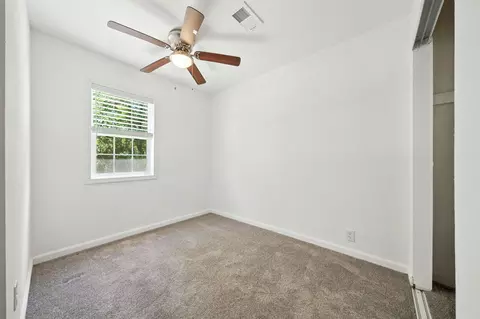 Bedroom - 6594 Clear View Dr, Anderson, CA 96007 photo 3 of 6