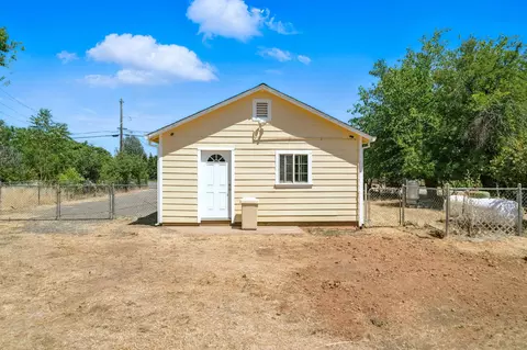 Exterior - 6594 Clear View Dr, Anderson, CA 96007 photo 10 of 14
