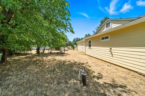 Exterior - 6594 Clear View Dr, Anderson, CA 96007 photo 2 of 14