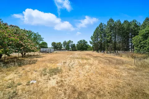 Exterior - 6594 Clear View Dr, Anderson, CA 96007 photo 13 of 14