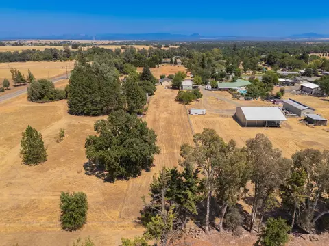 View/Area - 6594 Clear View Dr, Anderson, CA 96007 photo 9 of 10