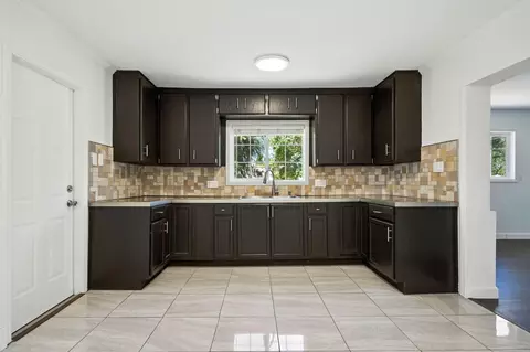 Kitchen - 6594 Clear View Dr, Anderson, CA 96007 photo 3 of 3