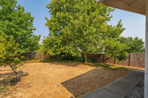 Exterior - 3118 Seminole Dr, Redding, CA 96001 photo 3 of 10