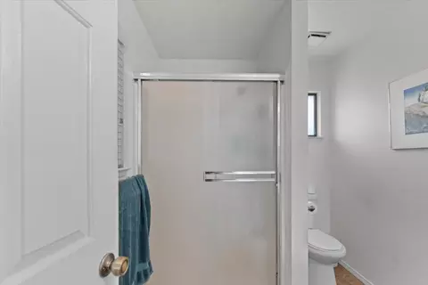 Bath - 3118 Seminole Dr, Redding, CA 96001 photo 2 of 4