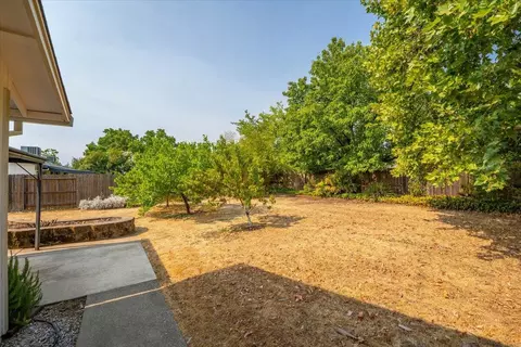 Exterior - 3118 Seminole Dr, Redding, CA 96001 photo 4 of 10