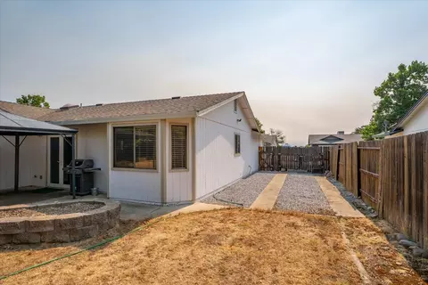 Exterior - 3118 Seminole Dr, Redding, CA 96001 photo 8 of 10