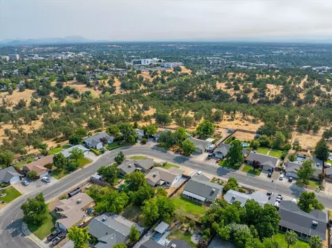 View/Area - 3118 Seminole Dr, Redding, CA 96001 photo 4 of 4