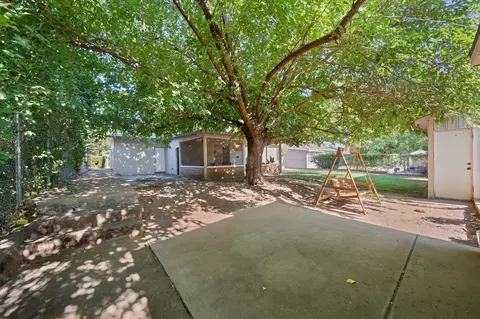 Exterior - 2950 Yana Ave, Redding, CA 96002 photo 11 of 18
