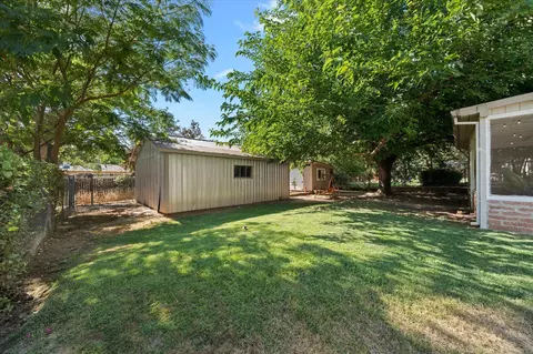 Exterior - 2950 Yana Ave, Redding, CA 96002 photo 12 of 18