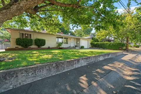 Exterior - 2950 Yana Ave, Redding, CA 96002 photo 16 of 18