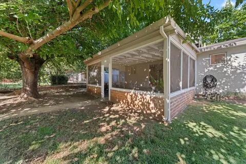 Exterior - 2950 Yana Ave, Redding, CA 96002 photo 4 of 18