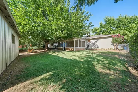 Exterior - 2950 Yana Ave, Redding, CA 96002 photo 13 of 18