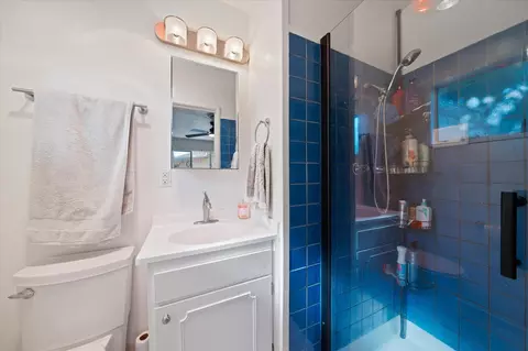Bath - 2950 Yana Ave, Redding, CA 96002 photo 1 of 3