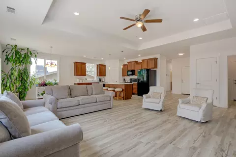 2531 Rainbow Ln, Redding, CA 96002 photo 3