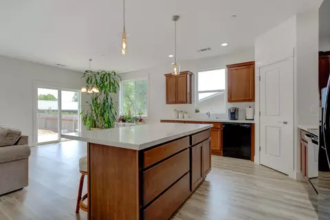 2531 Rainbow Ln, Redding, CA 96002 photo 8