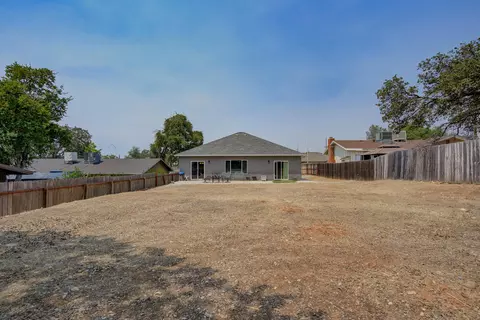 2531 Rainbow Ln, Redding, CA 96002 photo 38
