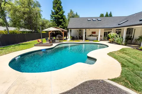 4826 St Charles Dr, Redding, CA 96002 photo 38