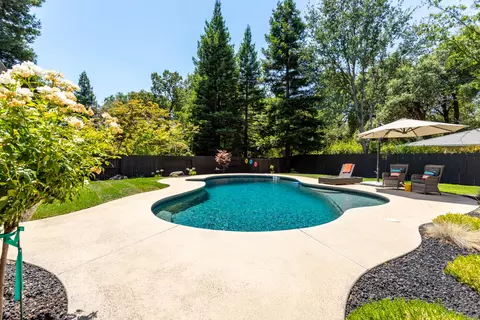 4826 St Charles Dr, Redding, CA 96002 photo 2