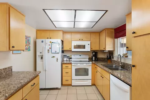 Kitchen - 6965 Marvin Trl, Redding, CA 96001 photo 1 of 2