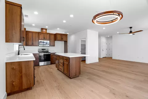 3363 Adams Ln, Redding, CA 96002 photo 5