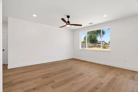 3363 Adams Ln, Redding, CA 96002 photo 3