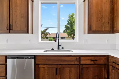 3363 Adams Ln, Redding, CA 96002 photo 7