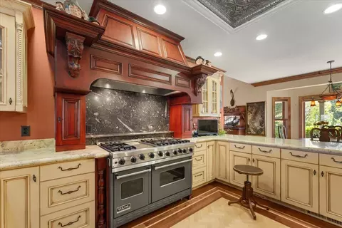 Kitchen - 42500 Mcarthur Rd, Fall River Mills, CA 96028 photo 5 of 9