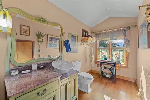 Bath - 42500 Mcarthur Rd, Fall River Mills, CA 96028 photo 6 of 8