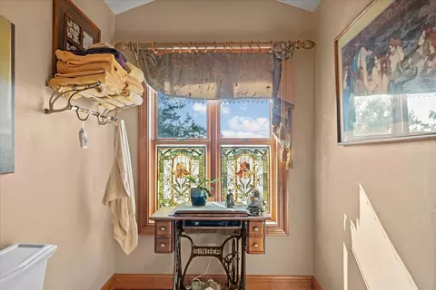 Entry Way - 42500 Mcarthur Rd, Fall River Mills, CA 96028 photo 13 of 15