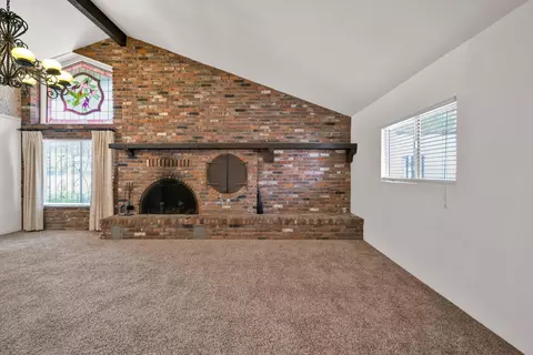 Living - 8921 Redbank Rd, Redding, CA 96001 photo 3 of 4