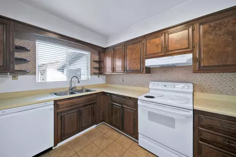 Kitchen - 8921 Redbank Rd, Redding, CA 96001 photo 2 of 2