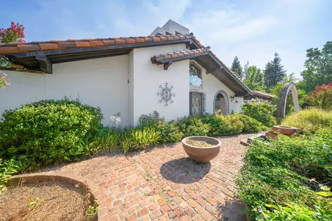 Exterior - 8921 Redbank Rd, Redding, CA 96001 photo 3 of 34
