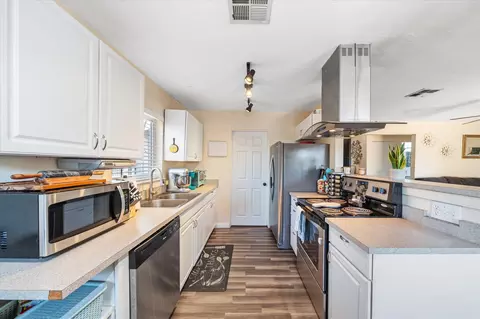 Kitchen - 2164 Oxford Rd, Redding, CA 96002 photo 2 of 4