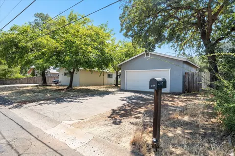 Exterior - 2164 Oxford Rd, Redding, CA 96002 photo 8 of 8