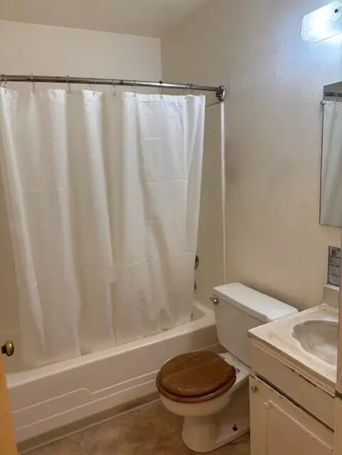 Bath - 20227 Sugar Pine St, Burney, CA 96013 photo 1 of 3