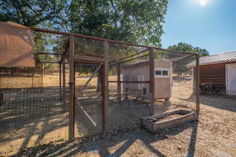Exterior - 15775 Red Bank Rd, Red Bluff, CA 96080 photo 9 of 28