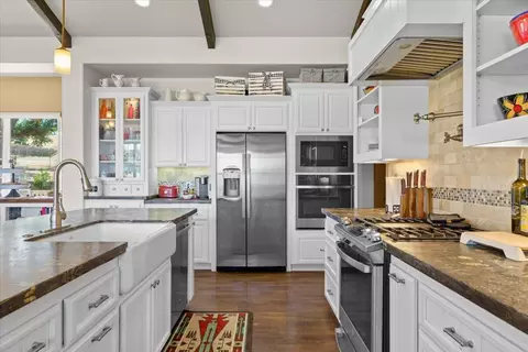Kitchen - 15775 Red Bank Rd, Red Bluff, CA 96080 photo 5 of 10