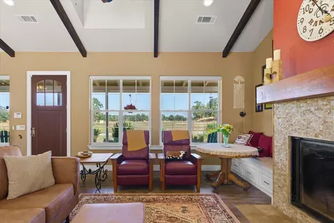 Living - 15775 Red Bank Rd, Red Bluff, CA 96080 photo 3 of 6