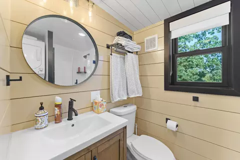 Bath - 15775 Red Bank Rd, Red Bluff, CA 96080 photo 9 of 9
