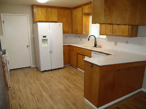 Kitchen - 5714 Cascade Dr, Redding, CA 96003 photo 2 of 7