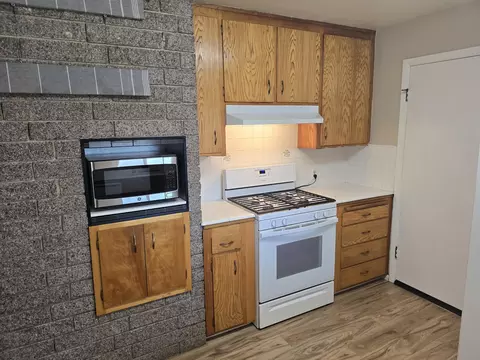 Kitchen - 5714 Cascade Dr, Redding, CA 96003 photo 5 of 7