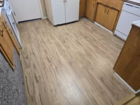 Kitchen - 5714 Cascade Dr, Redding, CA 96003 photo 6 of 7